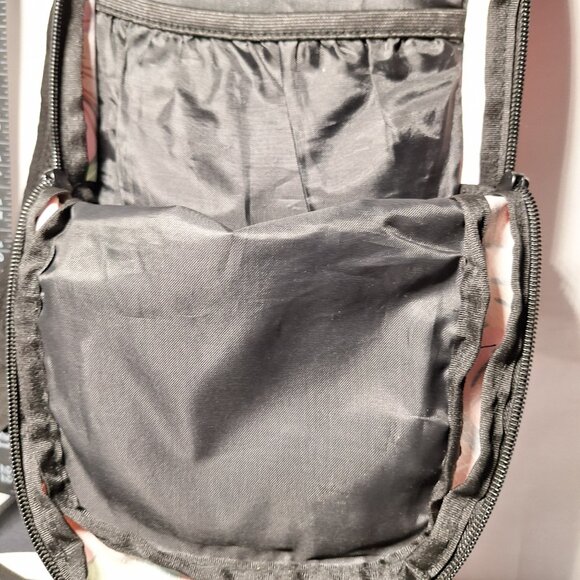 Vibedration Hydration Backpack w/o bladder - pink red floral - USED